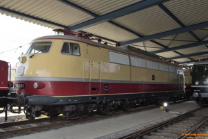 D93001