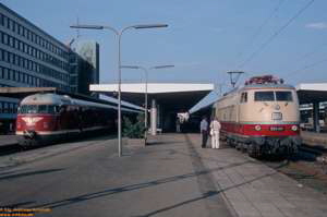 Df04889 E03 001_Vt 08 520